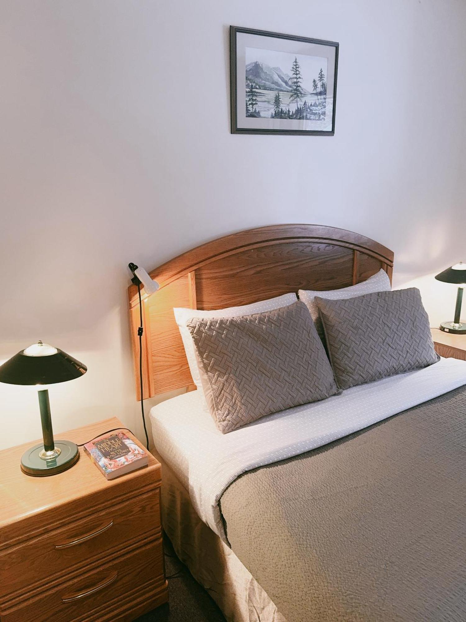 Alpine Meadows Lodge Golden Εξωτερικό φωτογραφία