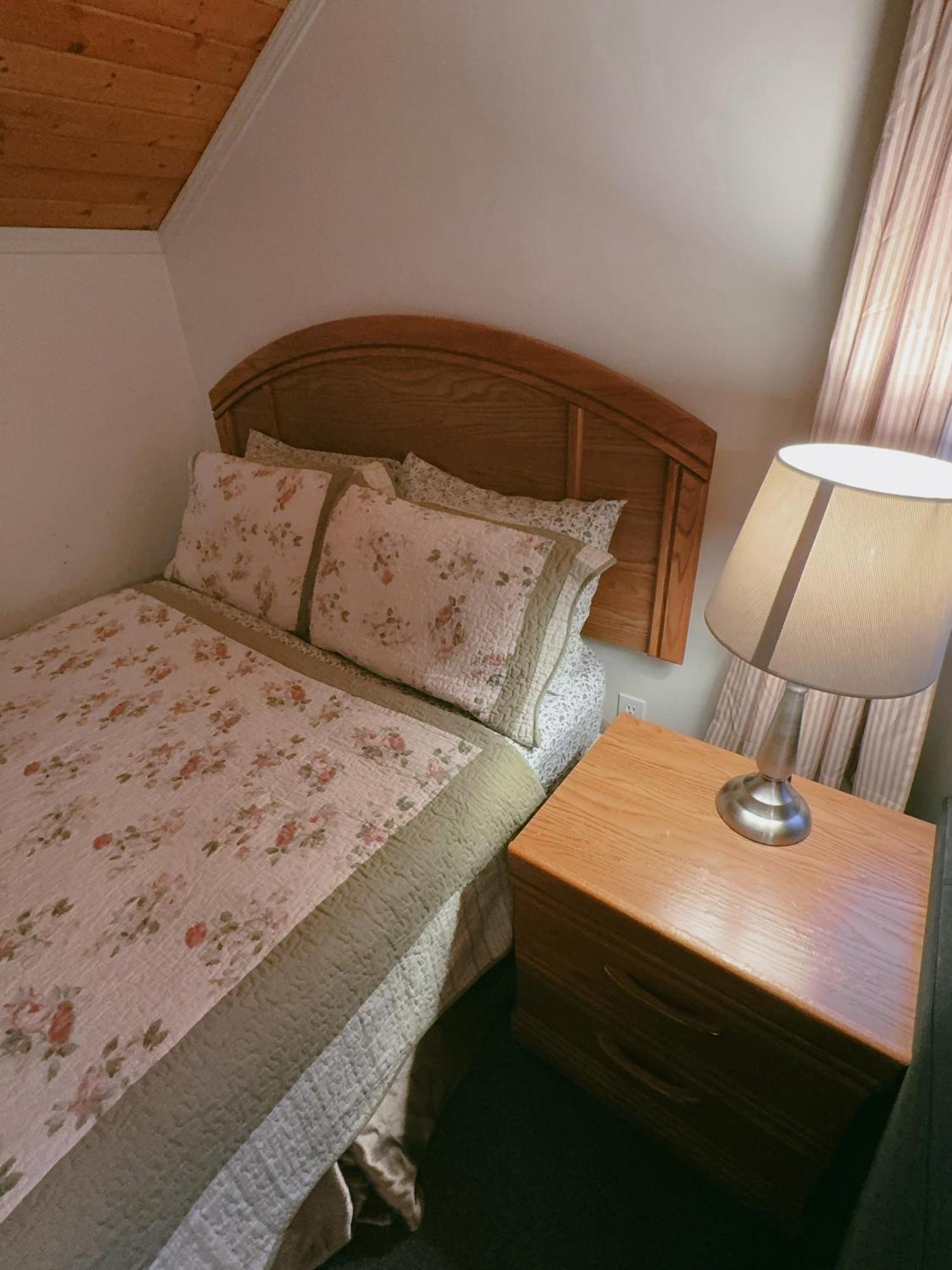 Alpine Meadows Lodge Golden Εξωτερικό φωτογραφία
