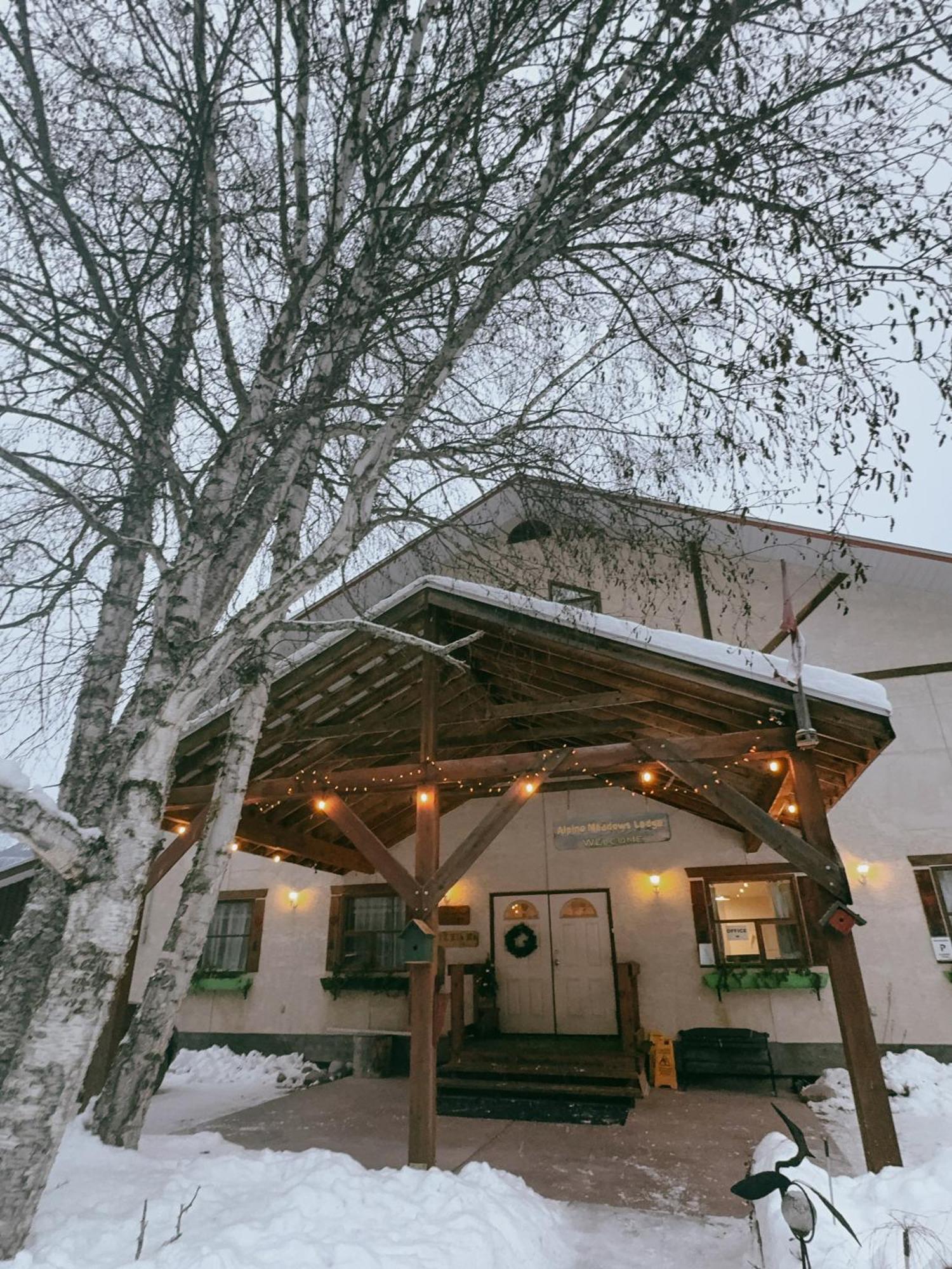Alpine Meadows Lodge Golden Εξωτερικό φωτογραφία