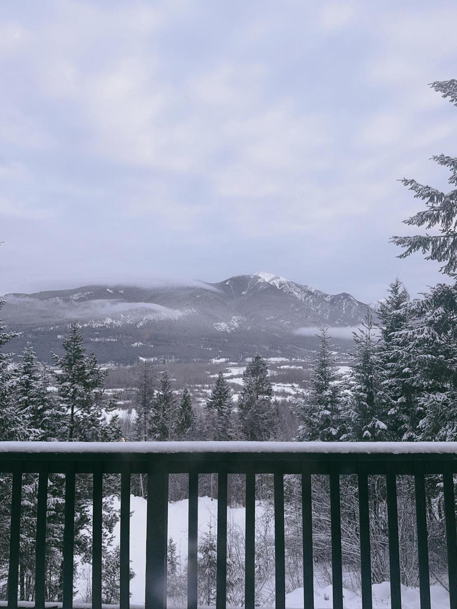 Alpine Meadows Lodge Golden Εξωτερικό φωτογραφία