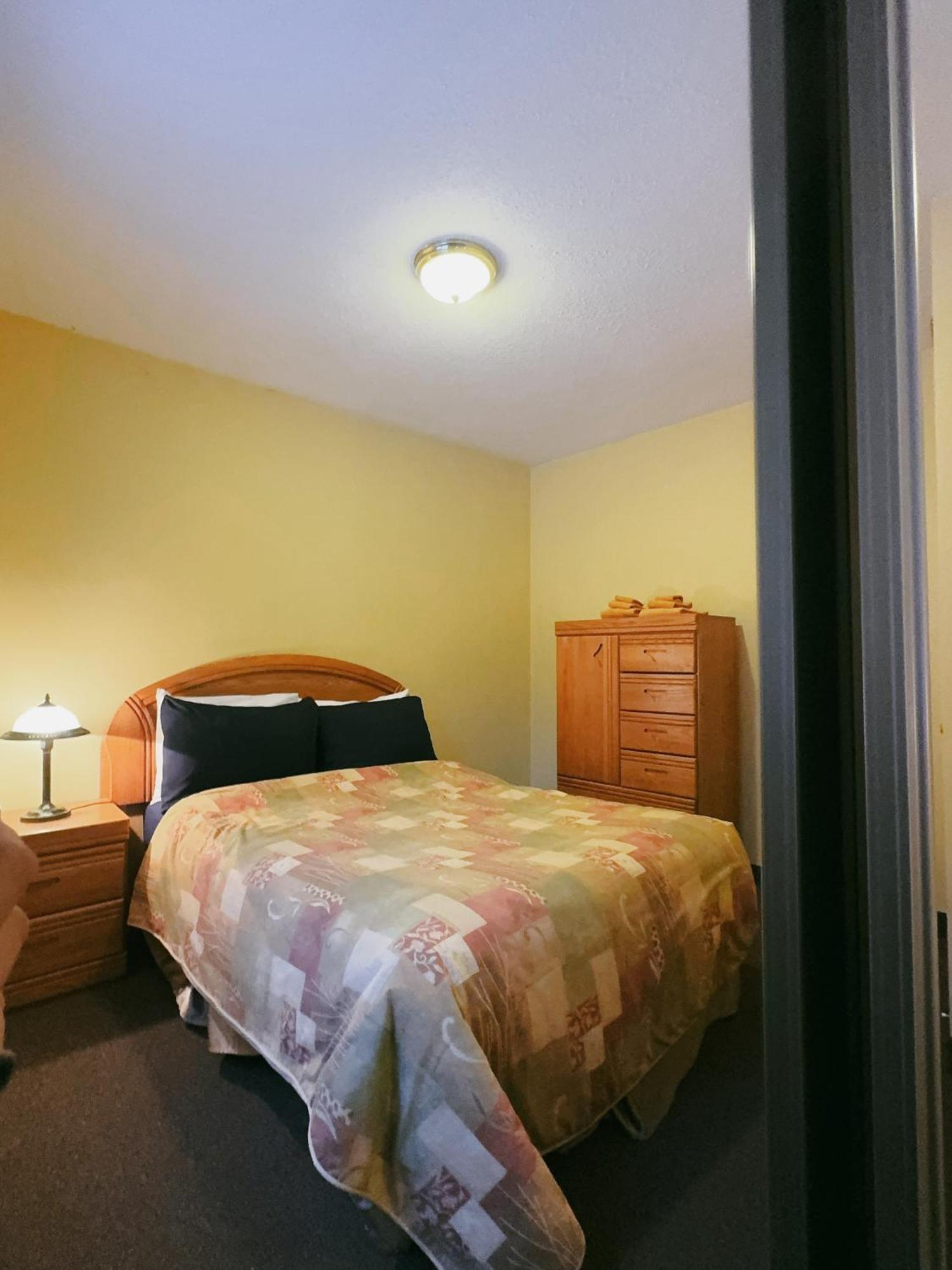 Alpine Meadows Lodge Golden Εξωτερικό φωτογραφία