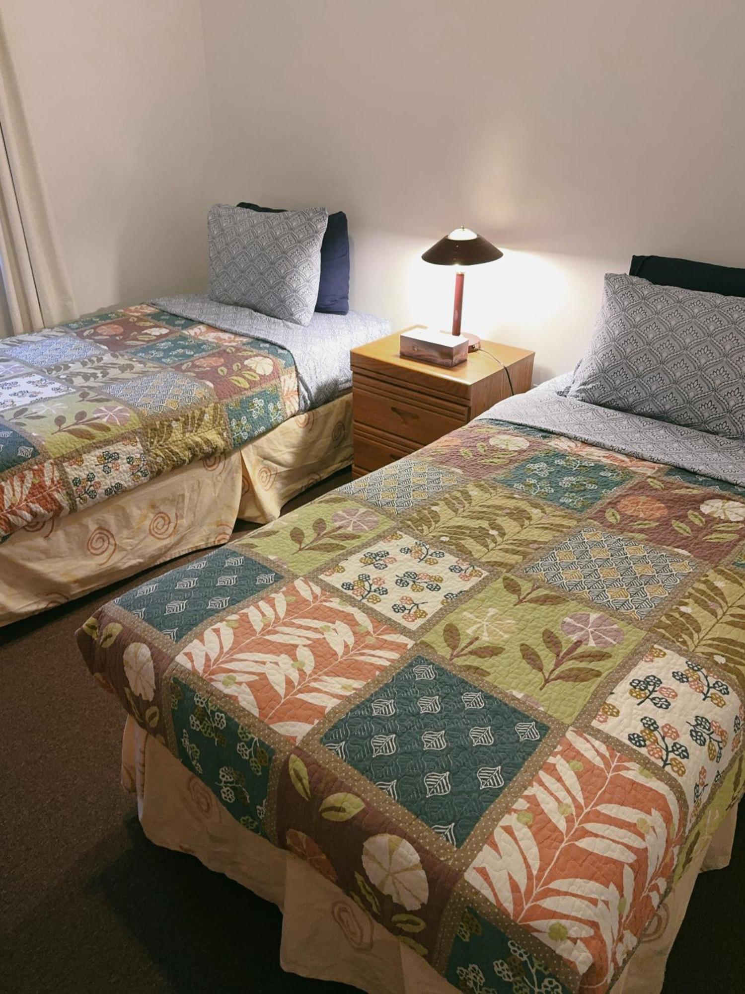 Alpine Meadows Lodge Golden Εξωτερικό φωτογραφία