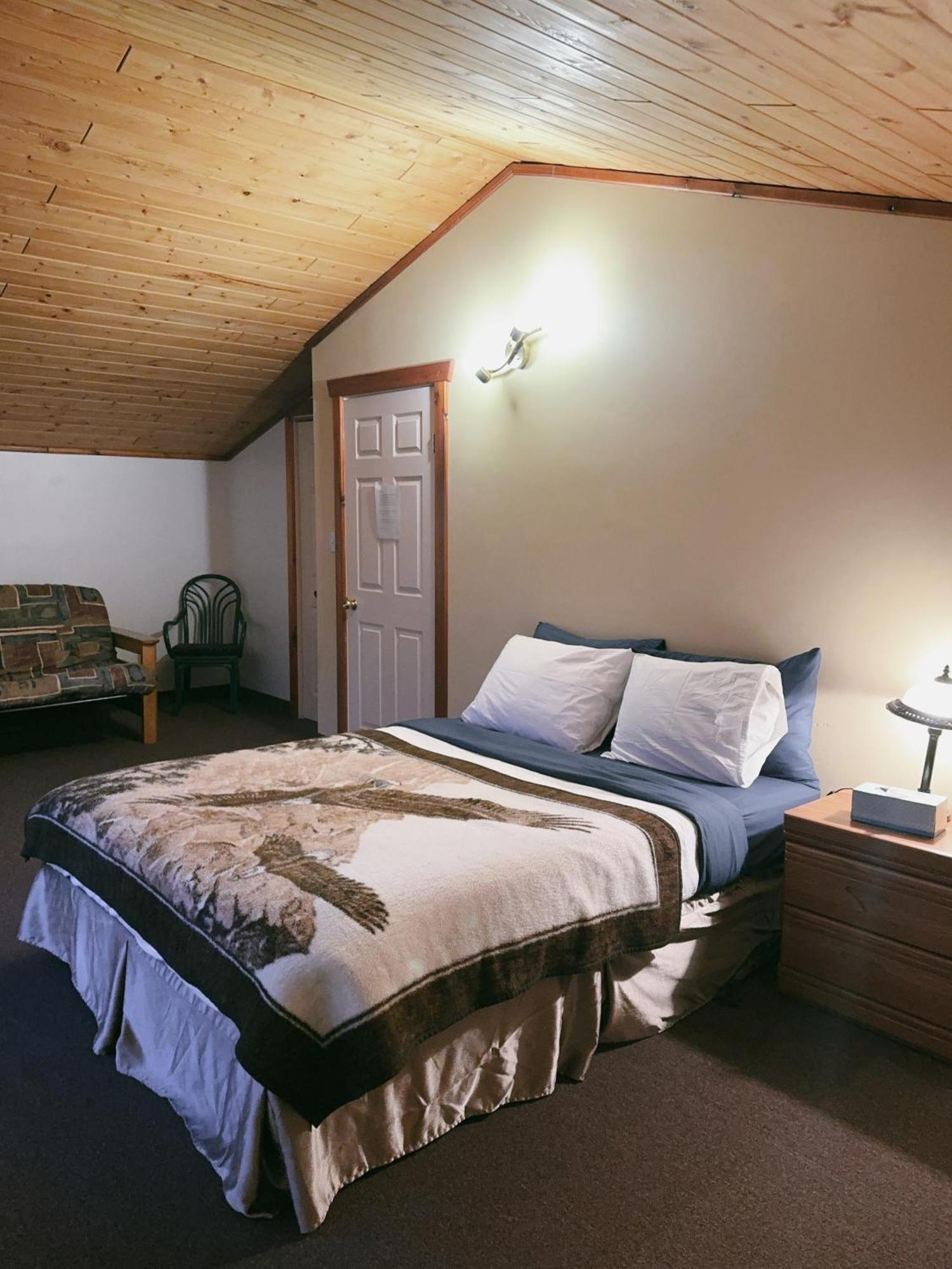 Alpine Meadows Lodge Golden Εξωτερικό φωτογραφία