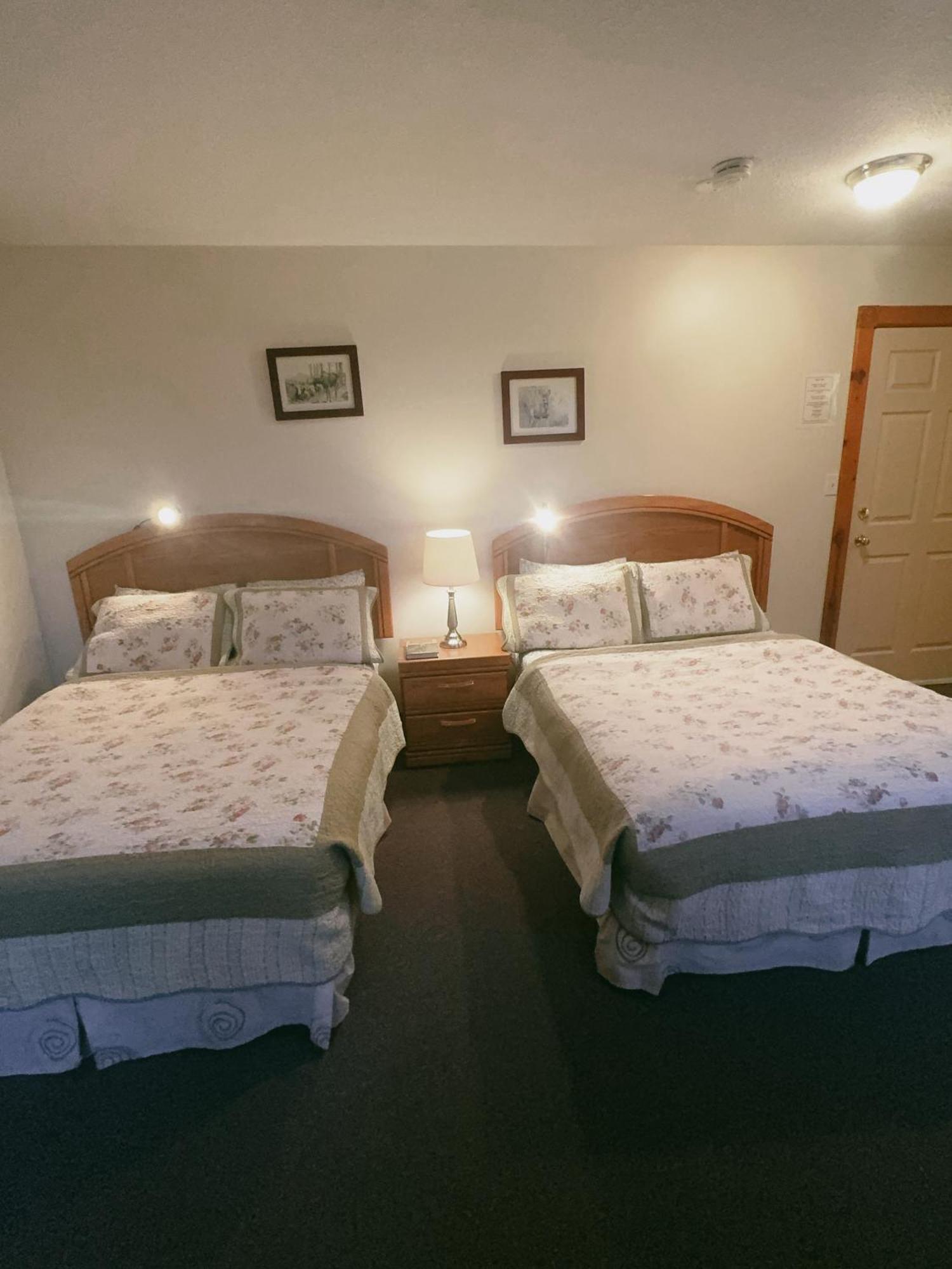 Alpine Meadows Lodge Golden Εξωτερικό φωτογραφία