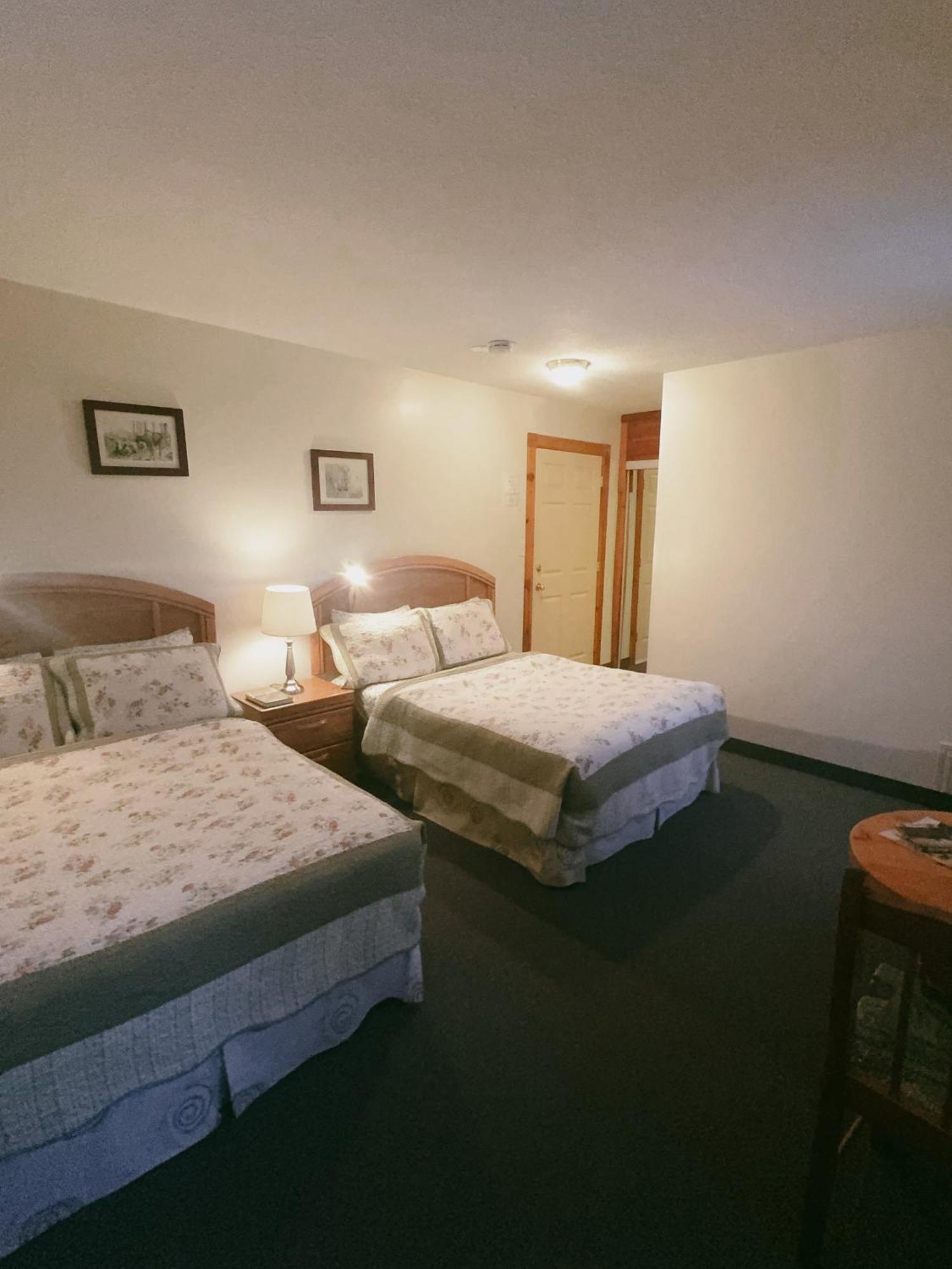 Alpine Meadows Lodge Golden Εξωτερικό φωτογραφία