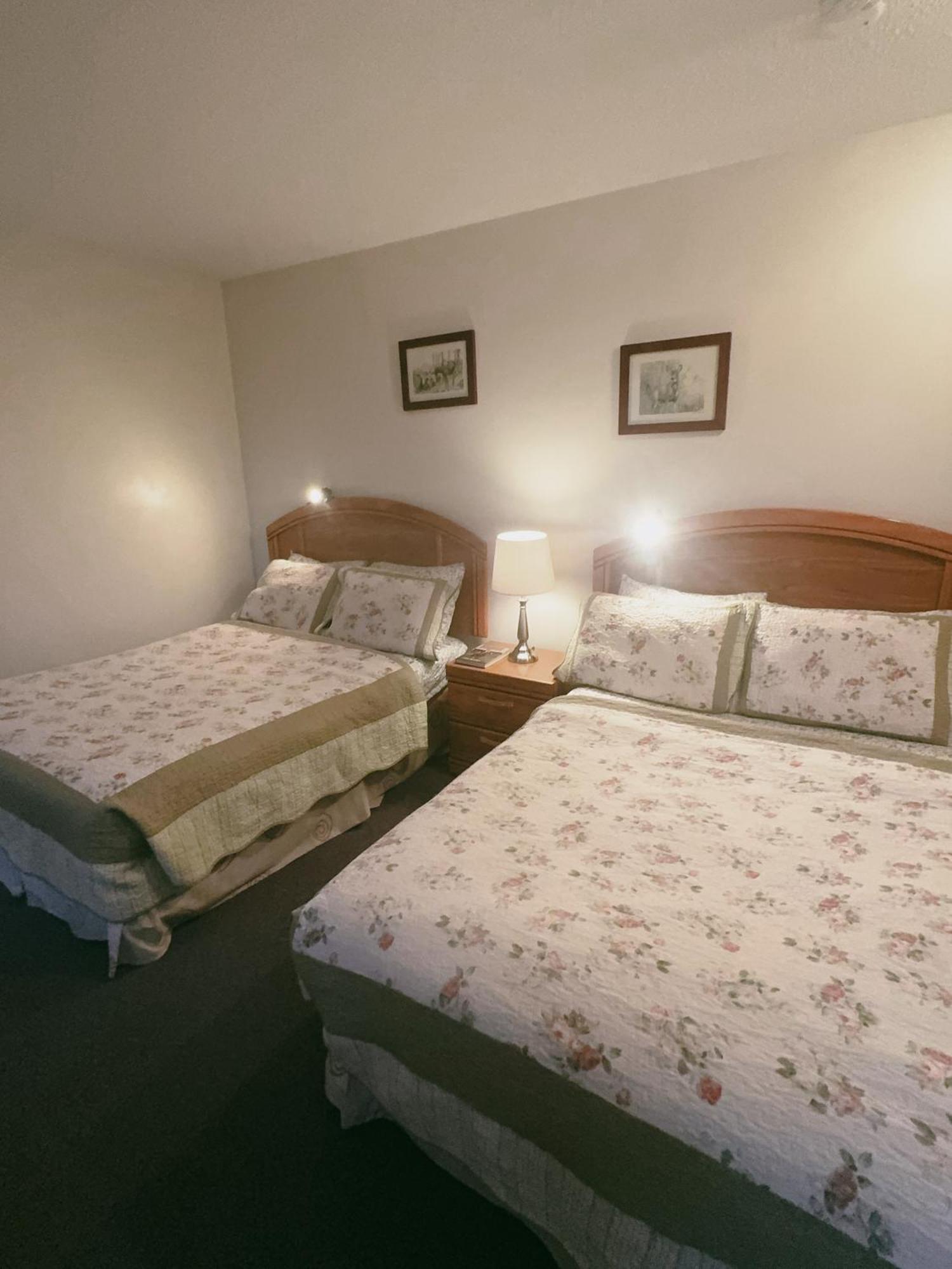 Alpine Meadows Lodge Golden Εξωτερικό φωτογραφία